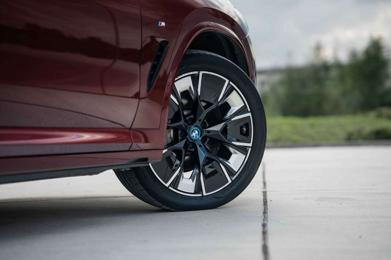 BMW iX3 (2023) — foto 11