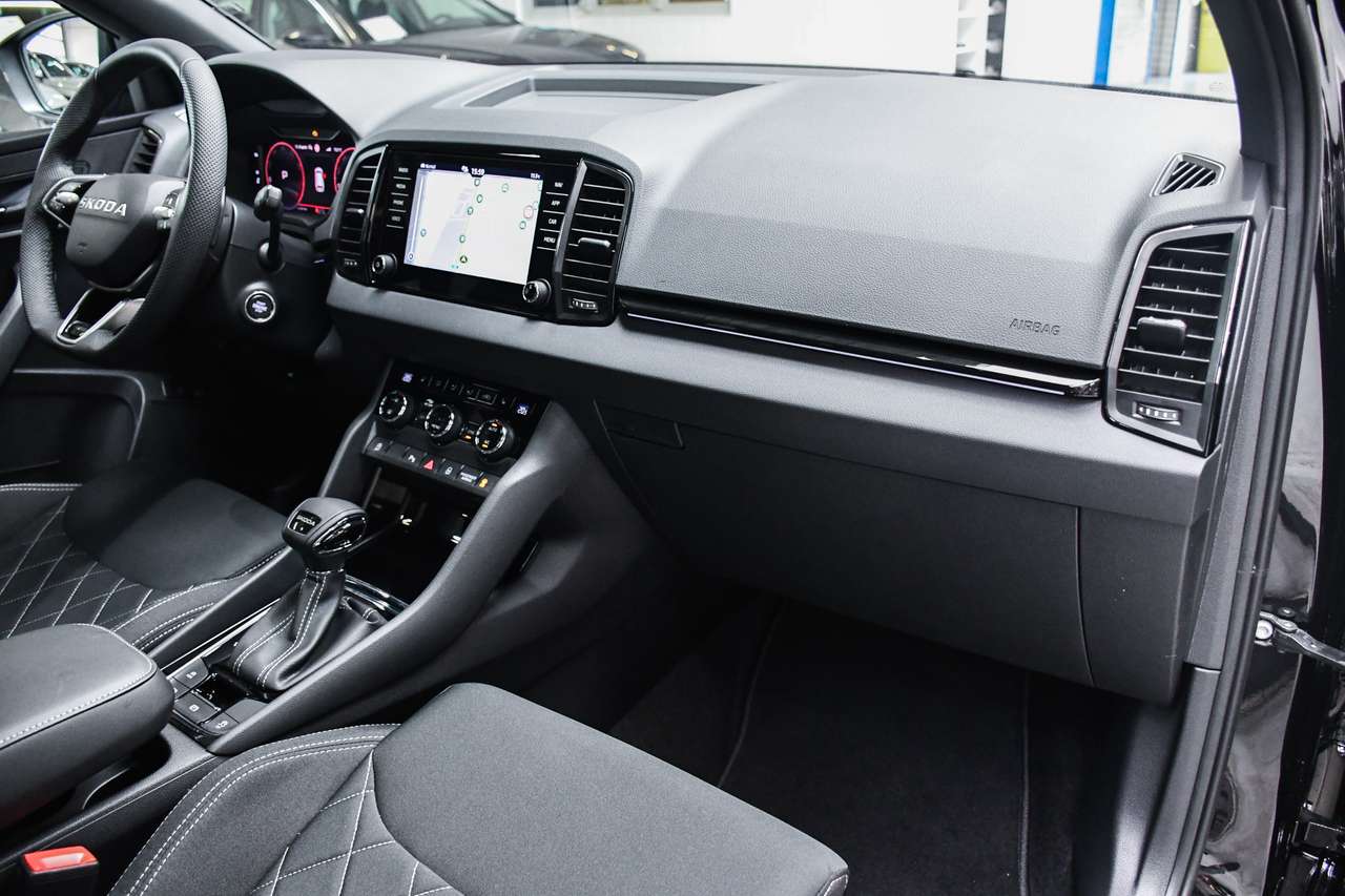 Skoda Karoq Karoq 1.5 TSI ACT Sportline DSG - TREKHAAK / PANO — foto 7 van 21