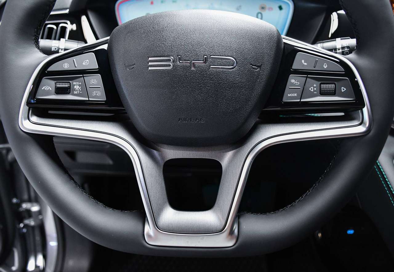 BYD Seal U DM-i Boost - NAVIGATIE / PANORAMISCH / SMARTLINK / ACC / BLIS / CAMERA / PDC — foto 10 van 25