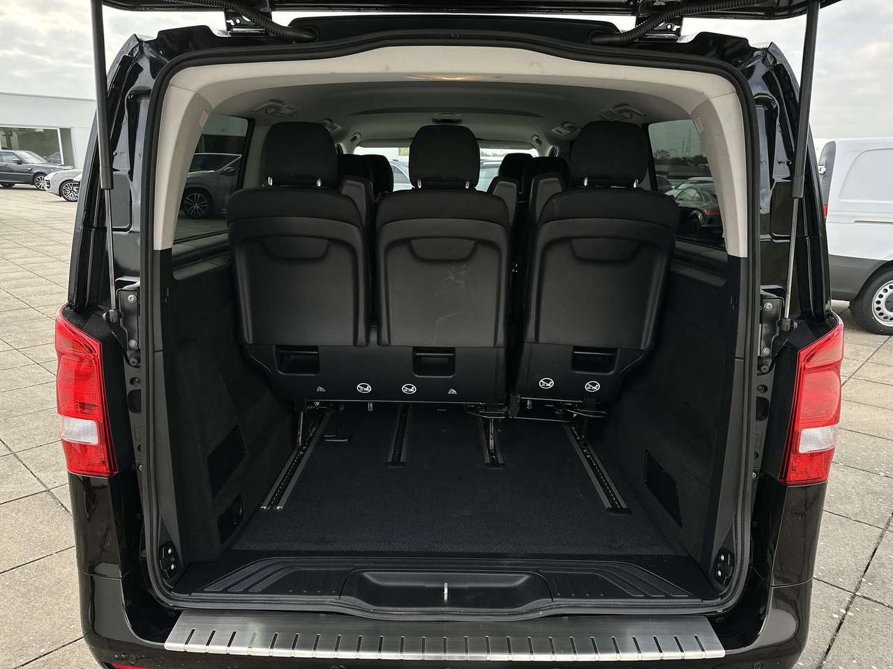 Mercedes-Benz Vito TOURER 116 CDI PRO L NIEUW MODEL/NAVI/TRKH 2500KG — foto 17 van 17