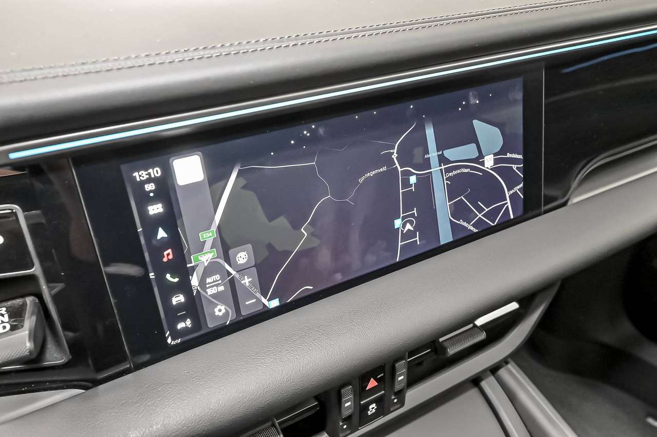 Porsche Macan Porsche Macan 4 – Performance Battery Plus – 22” Macan Sport – Luchtvering – Achterasbesturing – InnoDrive — foto 15 van 25