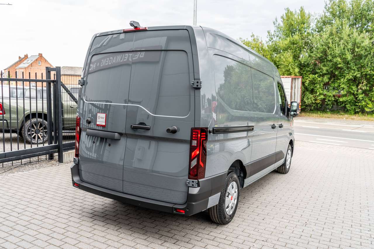 Renault Master 2.0dCi L2H2 - Automaat - Navigatie - 34.700excl — foto 4 van 17