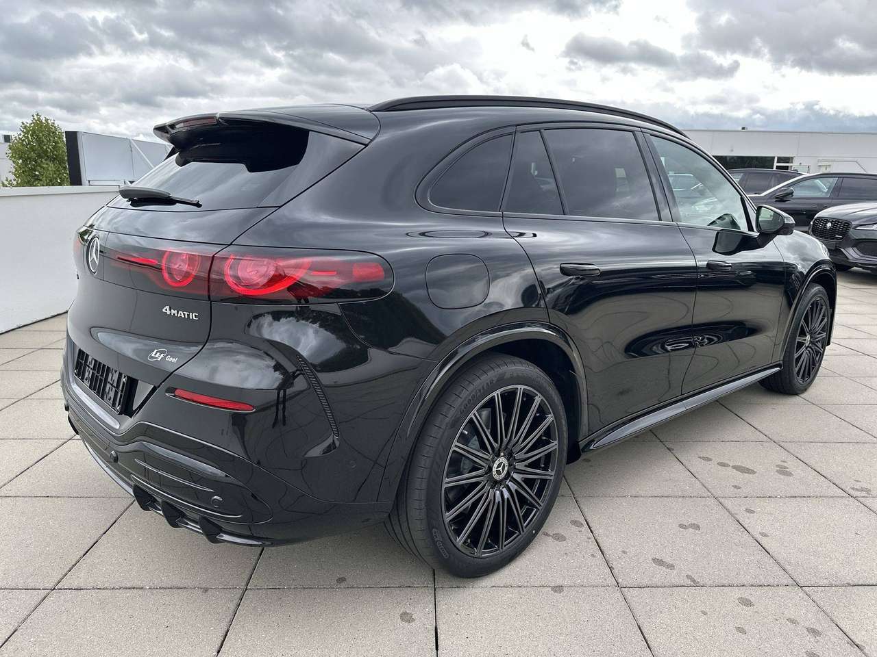 Mercedes-Benz GLC 400 4MATIC ELECTRIC AMG Line Distronic Trekhaak Nightpakket Pano Dak — foto 7 van 19