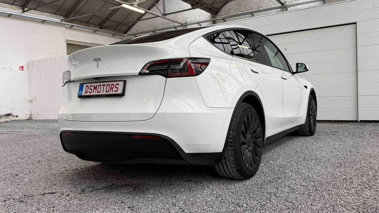 Tesla Model Y RWD | Tesla trekhaak | LFP | HW4 - FSD | BTW wagen | IN OPTIE — foto 11 van 25