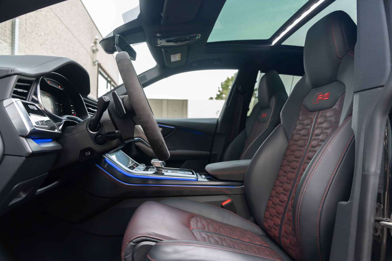 Audi RS Q8 Performance MATRIX/4-WIELSTURING/CERAMIC/PANO/HUD/SOFTCLOSE/B&O — foto 12 van 25