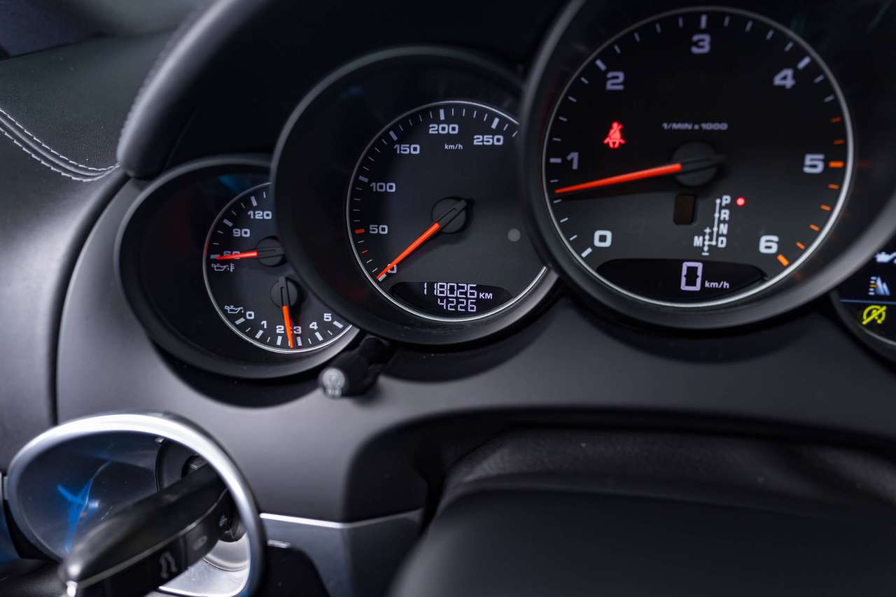 Porsche Cayenne PLATINUM EDITION|LUCHTGEVEERD|BOSE SOUND SYSTEM|PANO|CAMERA|WEGKLAPBARE TREKHAAK|SPORTCHRONO|LA|CC| — foto 21 van 25