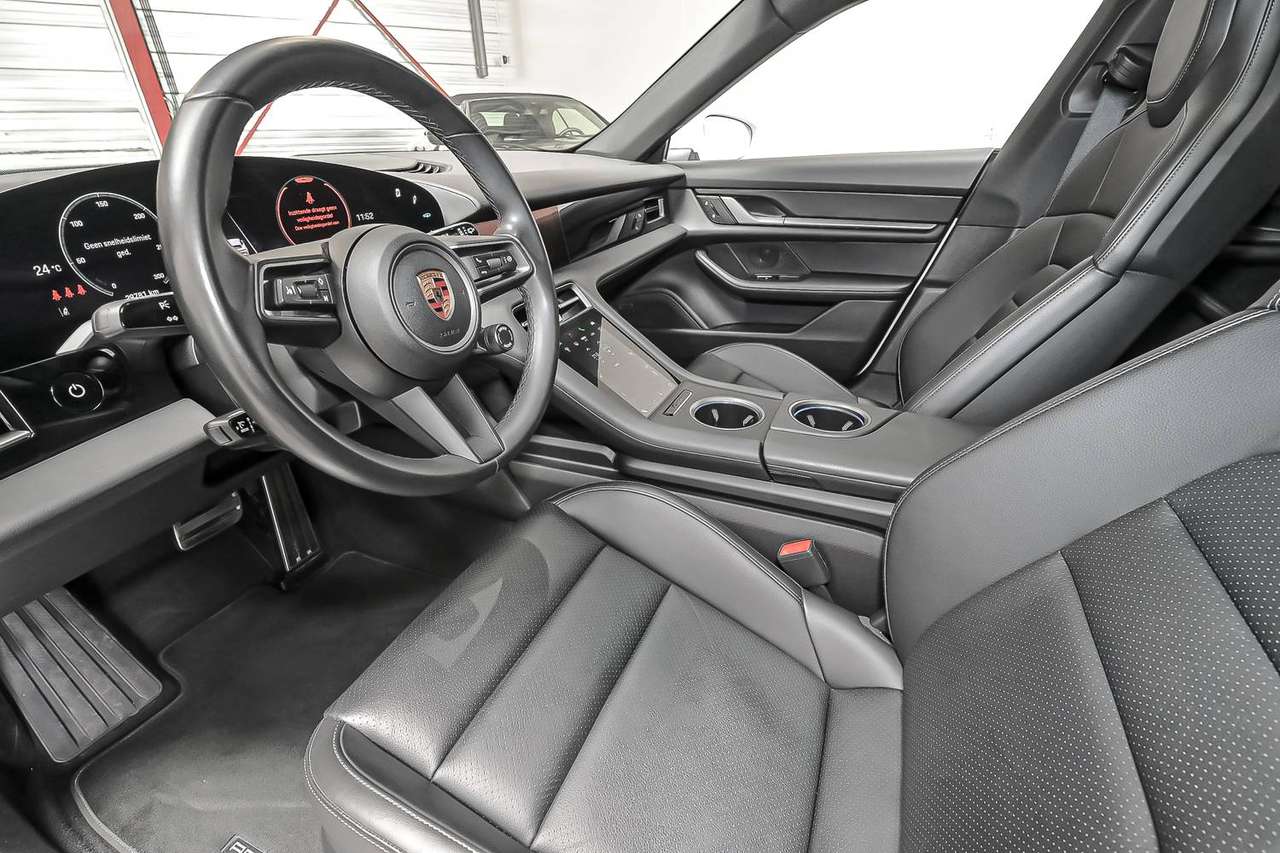 Porsche Taycan Taycan Sport Turismo FACELIFT-battery Plus-Sport design front-BOSE-ACC — foto 12 van 25