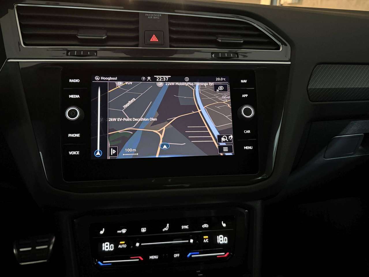Volkswagen Tiguan 245PK PLUG IN * R-LINE * ALCANTARA * CAMERA * LED * KEY LESS * 20" BLACK R VELGEN * VIRTUAL COCKPIT * BLACK PACK — foto 15 van 22