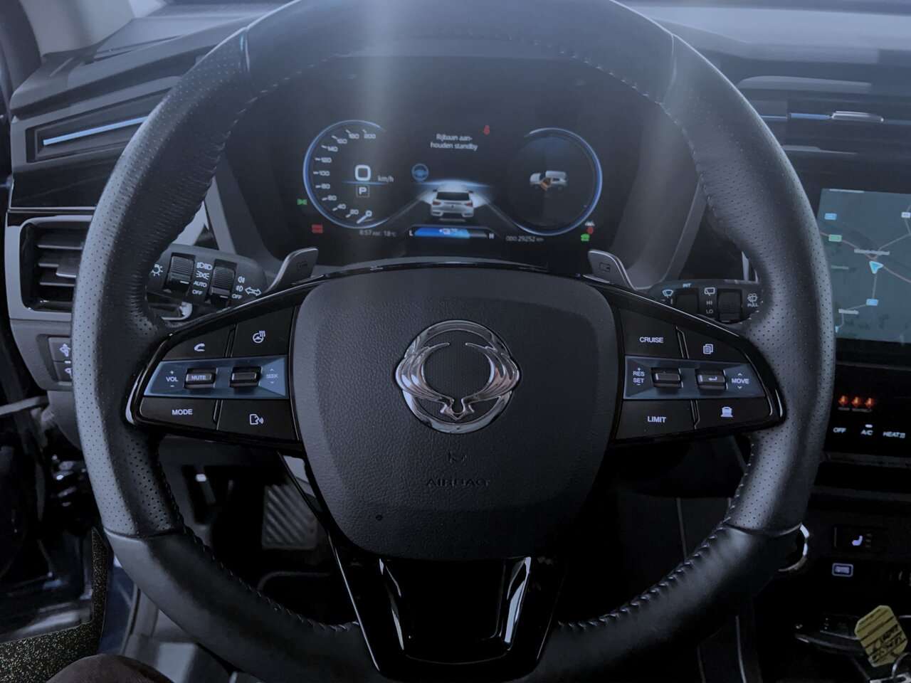 SsangYong Korando e-Motion/Titanium/Navi/Leder/Camera — foto 15 van 22