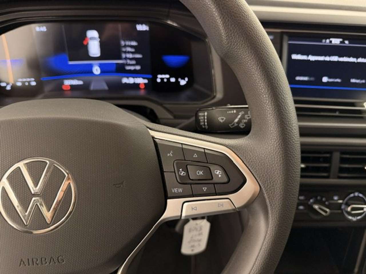 Volkswagen Polo BENZINE MET SLECHTS 22000KM!!!!! — foto 18 van 20