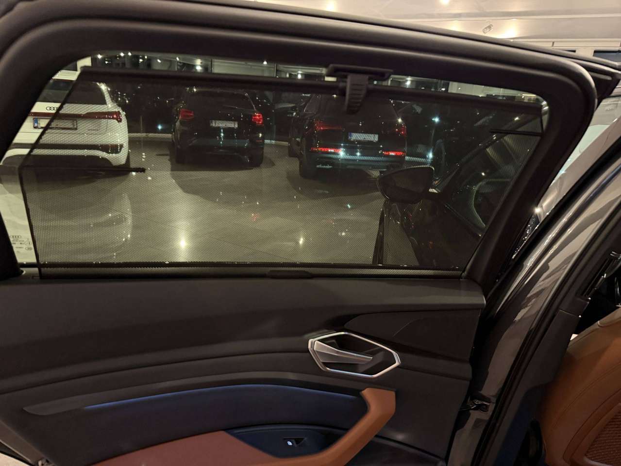 Audi Q8 e-tron SOLD BIJ GARAGE VRIENS YVES BV!!!! — foto 25 van 25