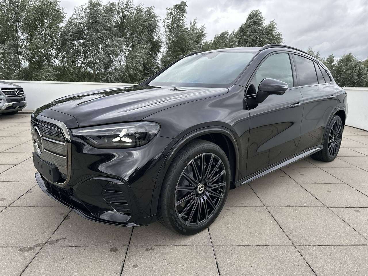 Mercedes-Benz GLC 400 4MATIC ELECTRIC AMG Line Distronic Trekhaak Nightpakket Pano Dak — foto 2 van 19