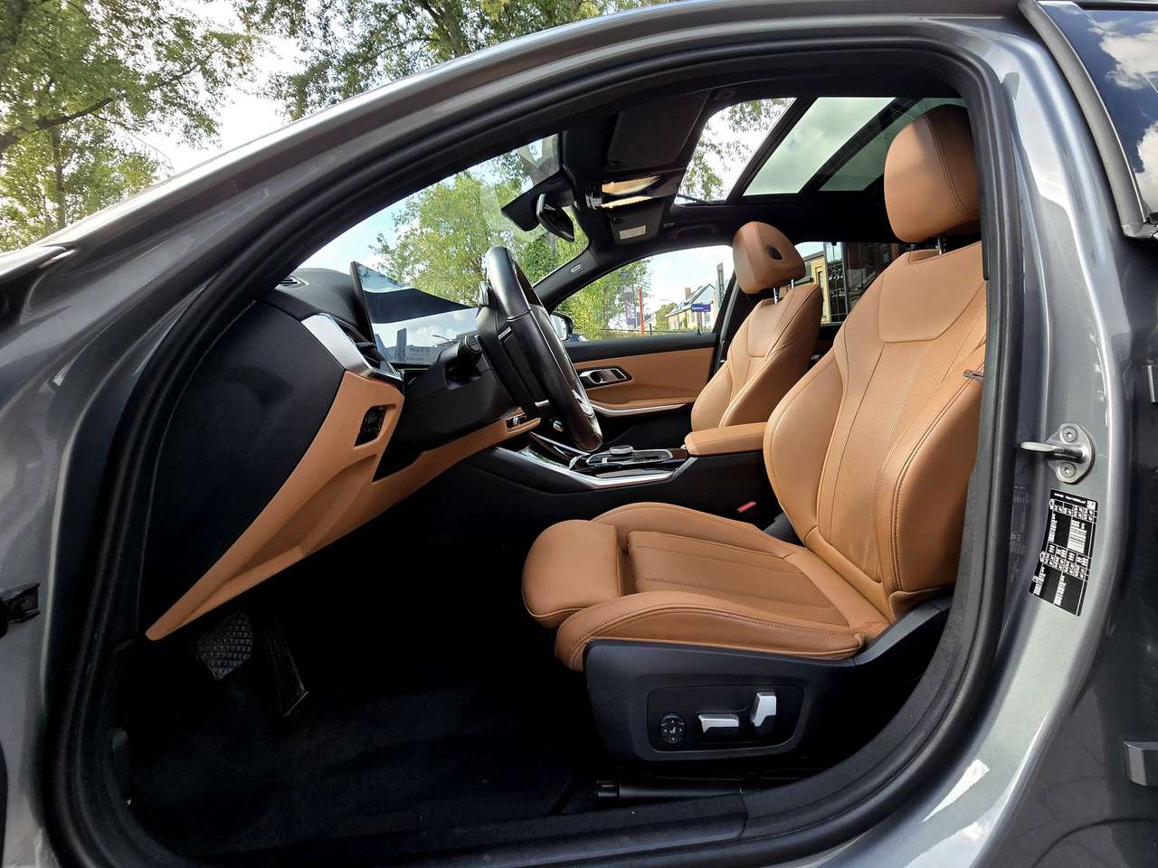 BMW 318 DA Sportline-Cognac Leder-Elec.Seats Memory-Widescreen-PanoramischDak-AdaptLed-Ambiance-ComfortAcces-Camera-Hifi enz.. — foto 21 van 25