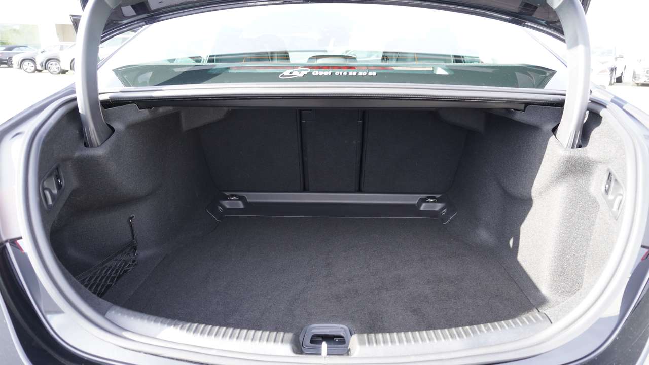 Mercedes-Benz C 180 Luxury Line Dodehoek Camera Smartphone Navi — foto 13 van 16