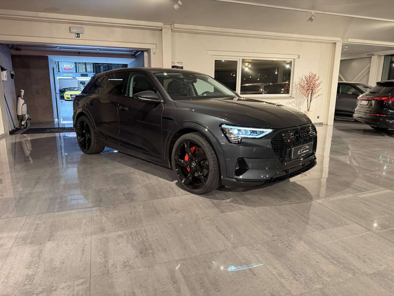 Audi Q8 e-tron SOLD BIJ GARAGE VRIENS YVES BV!!!! — foto 2 van 23