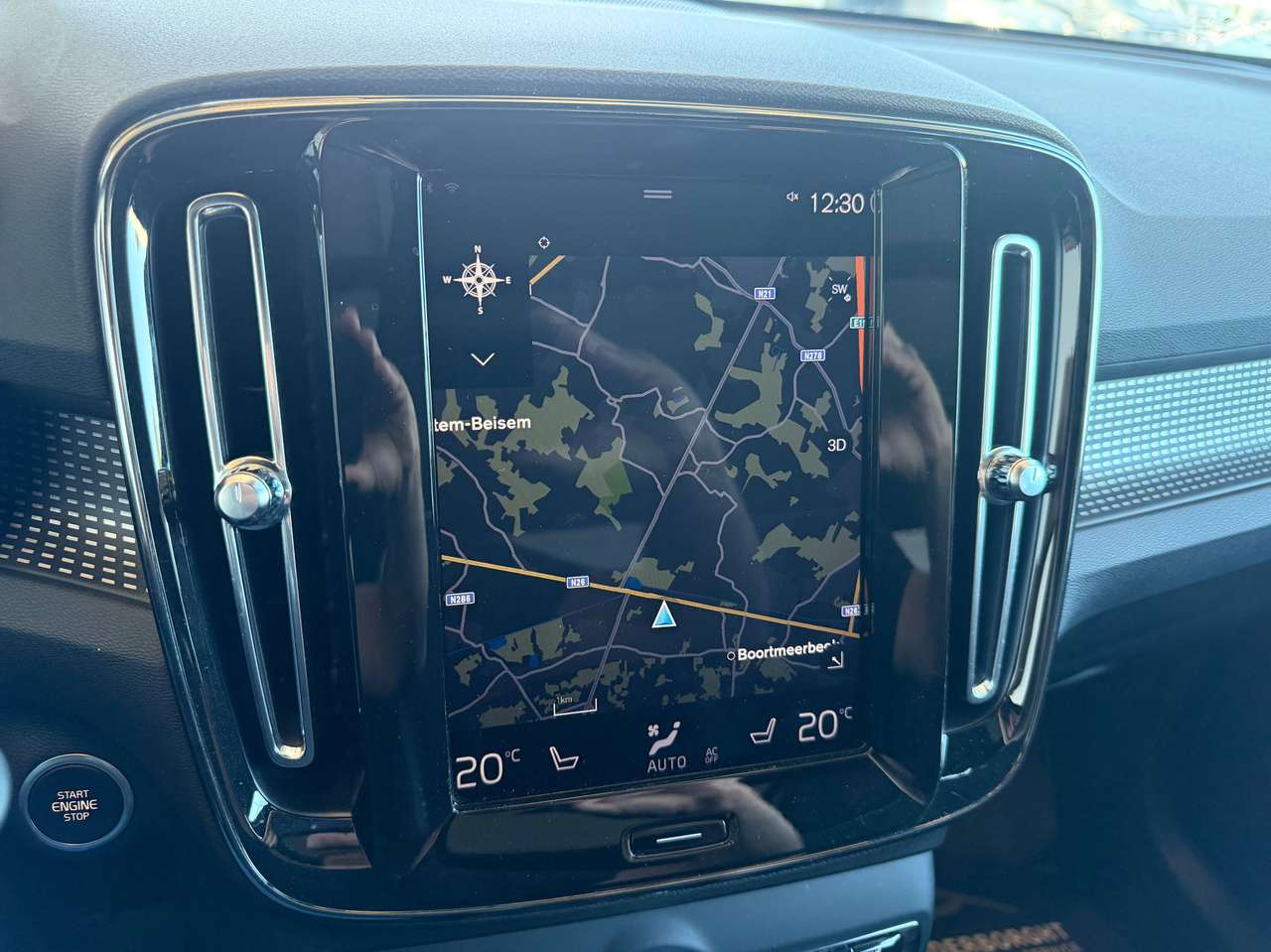 Volvo XC40 R-DESIGN D4 AWD AUTOMAAT LEDER PANO DAK — foto 15 van 23