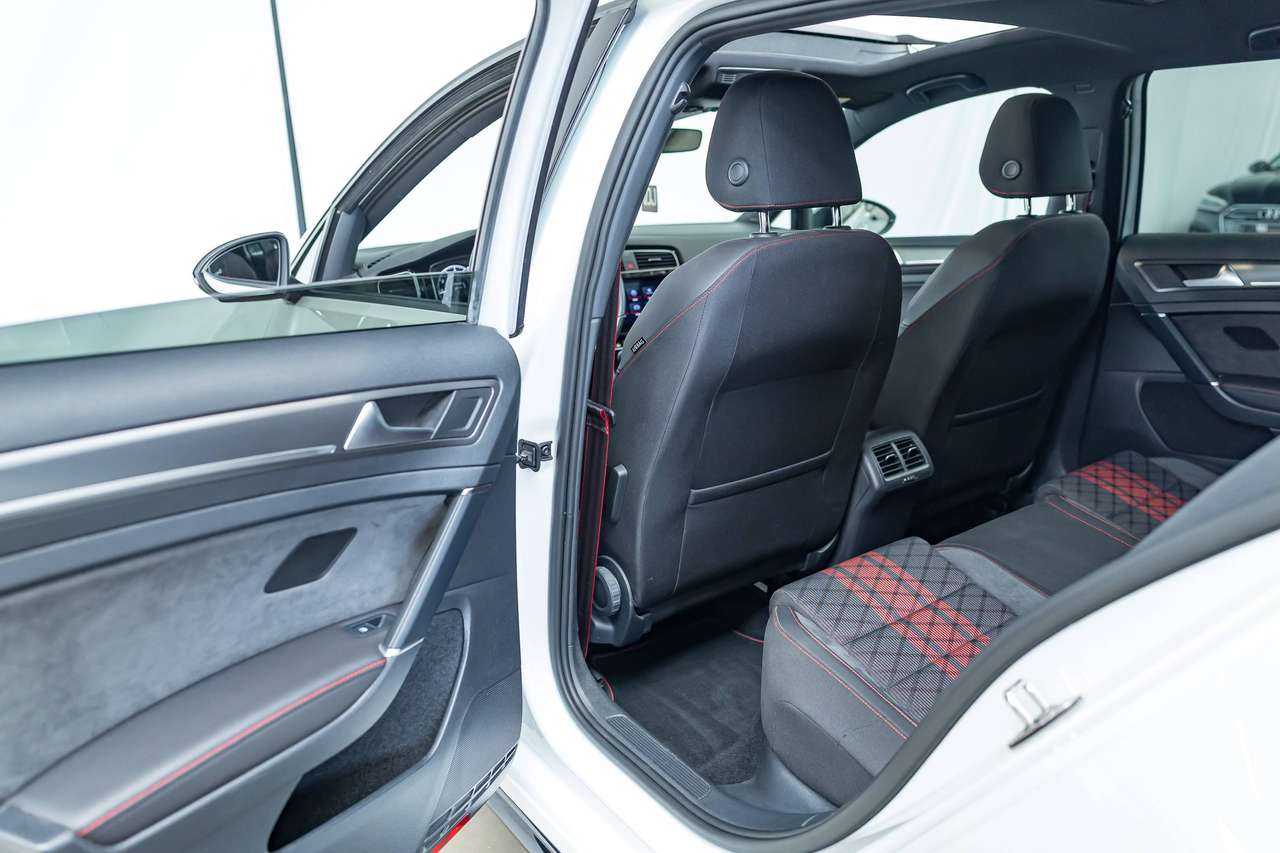 Volkswagen Golf GTI TCR|PANO|ALCANTARA|CAMERA|KEYLESS|ACC|LA|ZETELVERW.|GARANTIE| — foto 19 van 25