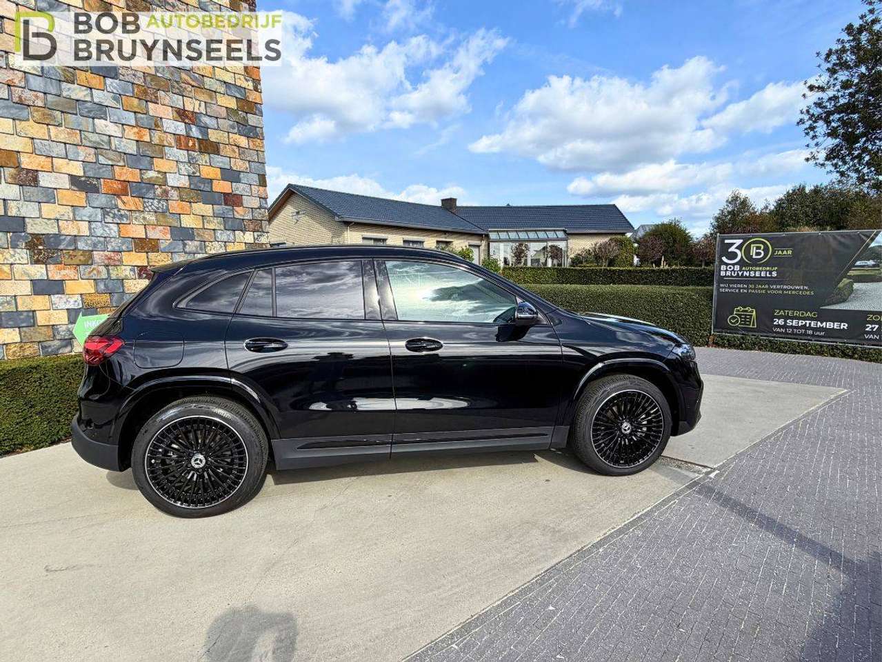 Mercedes-Benz EQA 250 Amg line | Nightpakket | Panoramadak | Winterpakket | Achteruitrijcamera — foto 5 van 17