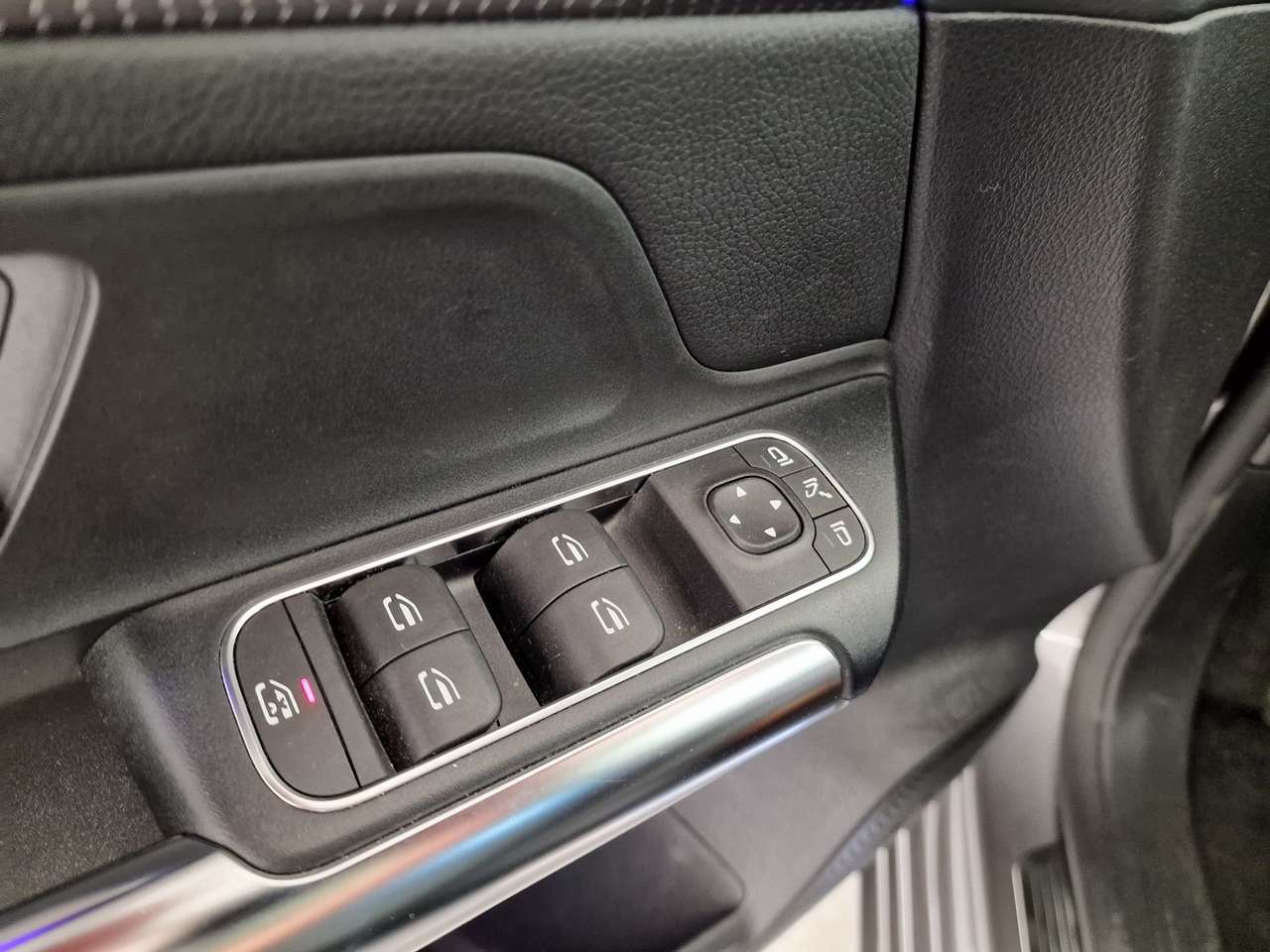 Mercedes-Benz B 160 PHEV AUTOMAAT-OPEN DAK-TAL VAN OPTIES-21000KM!!! — foto 11 van 18