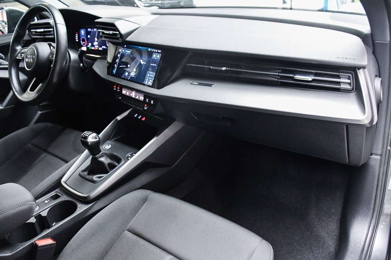 Audi A3 A3 Sportback 30 TFSI S line - NAVIGATIE / SMARTLINK / PDC / CC — foto 7 van 19