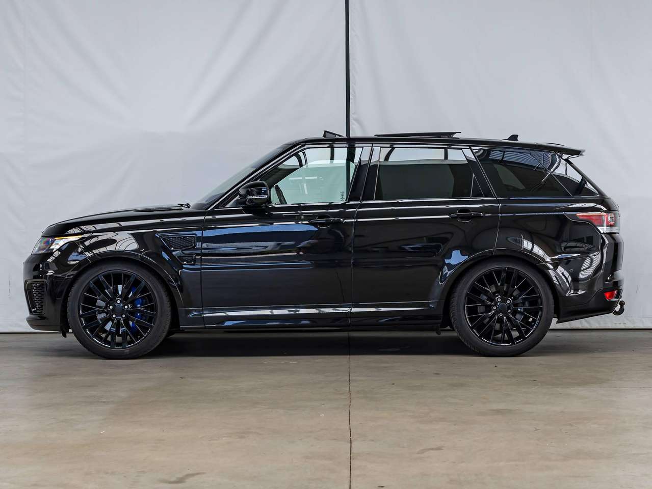 Land Rover Range Rover Sport 5.0i V8 SVR|PANO|HEAD-UP|HEATED-SEATS(v/a)|KEYLESS|AMBIENTLIGHT|ACC|LA| — foto 3 van 25