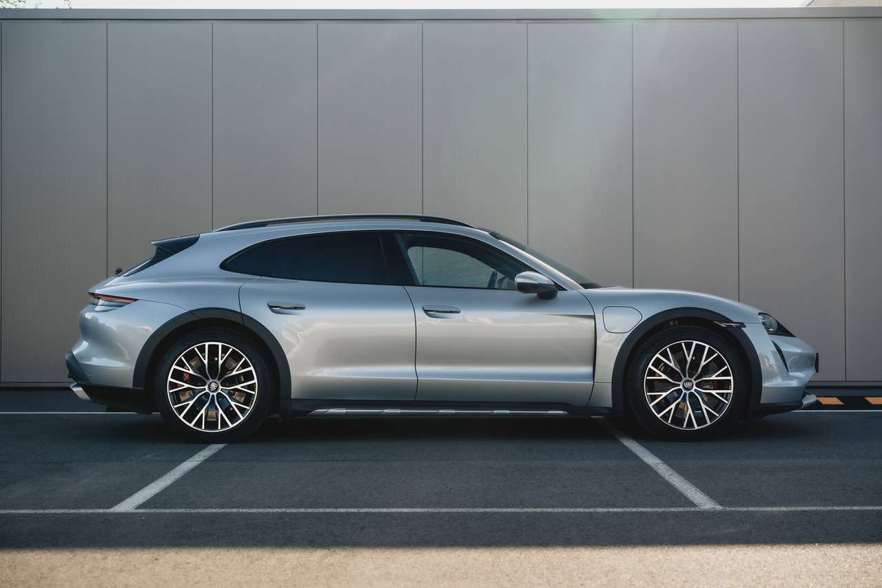 Porsche Taycan 4S Cross Turismo 93.4kWh Performance Battery Plus - 1st. Hand - Porsche History — foto 3 van 25