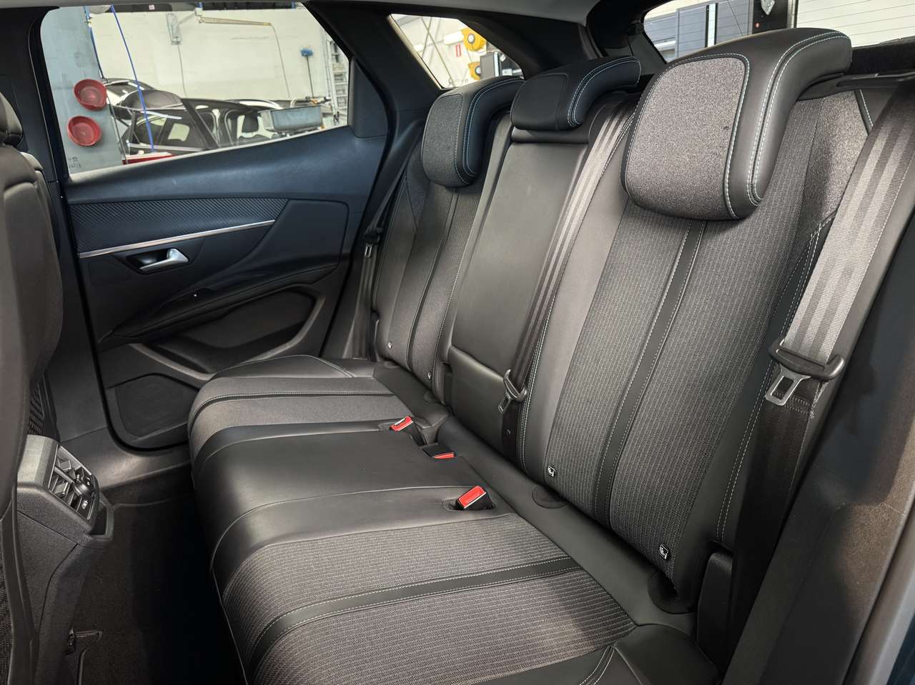 Peugeot 3008 1.2 PureTech Allure — foto 7 van 18