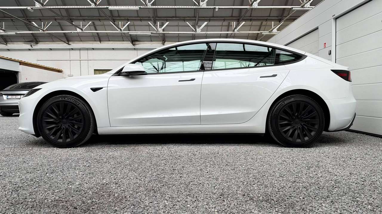Tesla Model 3 RWD | Premium versie | LFP Batterij | 9.200km | ALS NIEUW! — foto 3 van 25