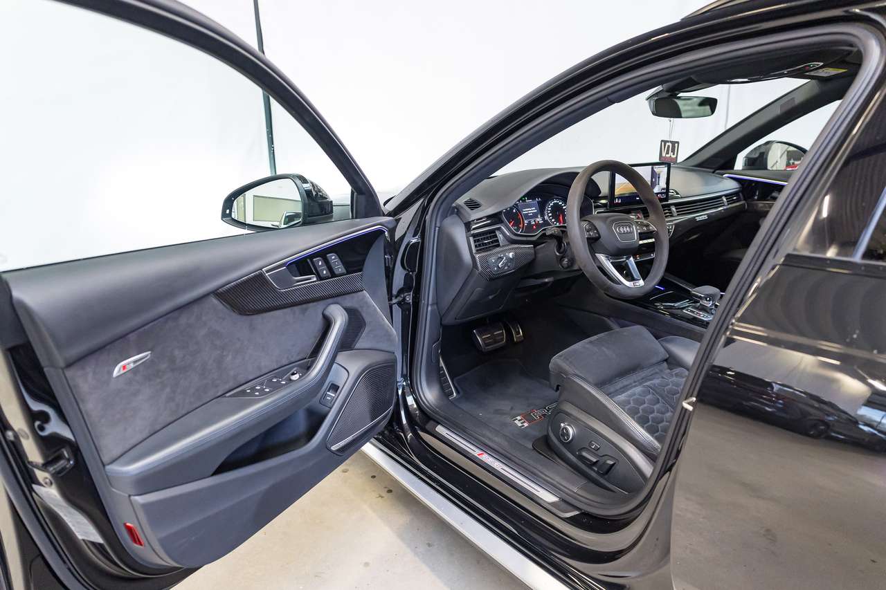 Audi RS4 QUATTRO|CERAMIC|CARBON|360°|B&O|PANO|ALCANTARA| — foto 23 van 25