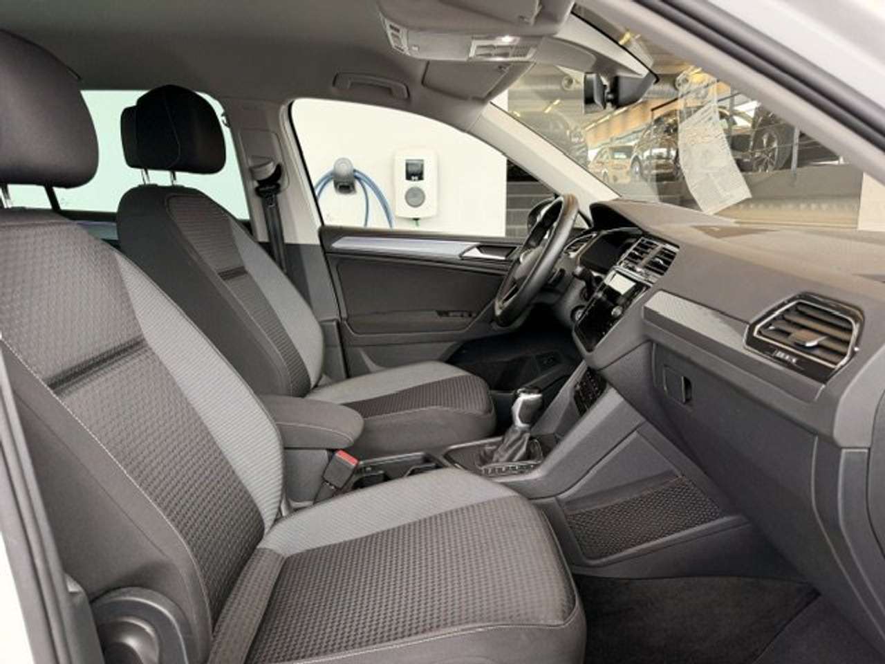 Volkswagen Tiguan LIFE ACTIVE PLUG-IN HYBRIDE AUTOMAAT  46000KM!!!! — foto 11 van 23