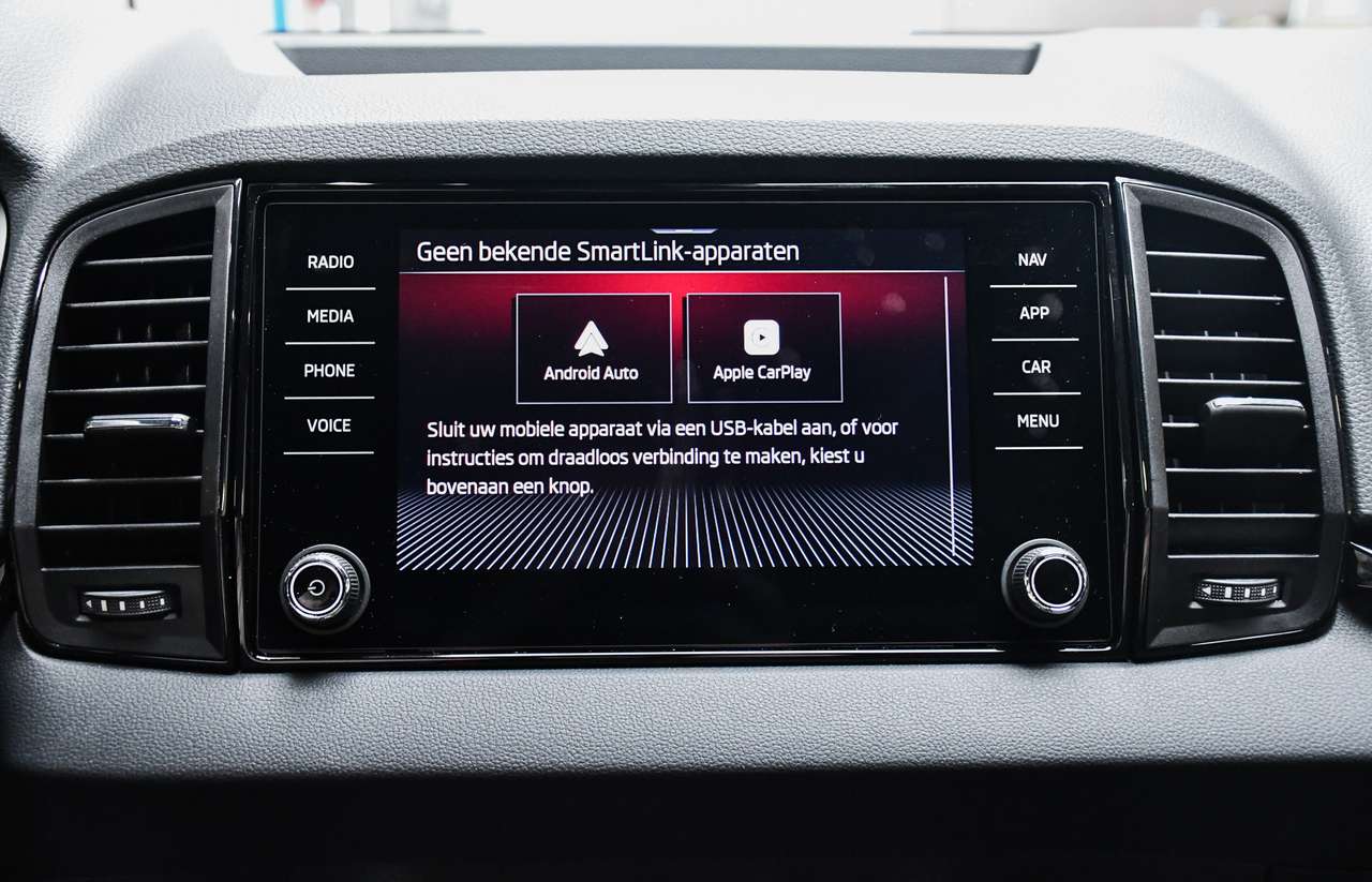 Skoda Karoq Karoq 1.5 TSI ACT Sportline DSG - TREKHAAK / PANO — foto 12 van 21