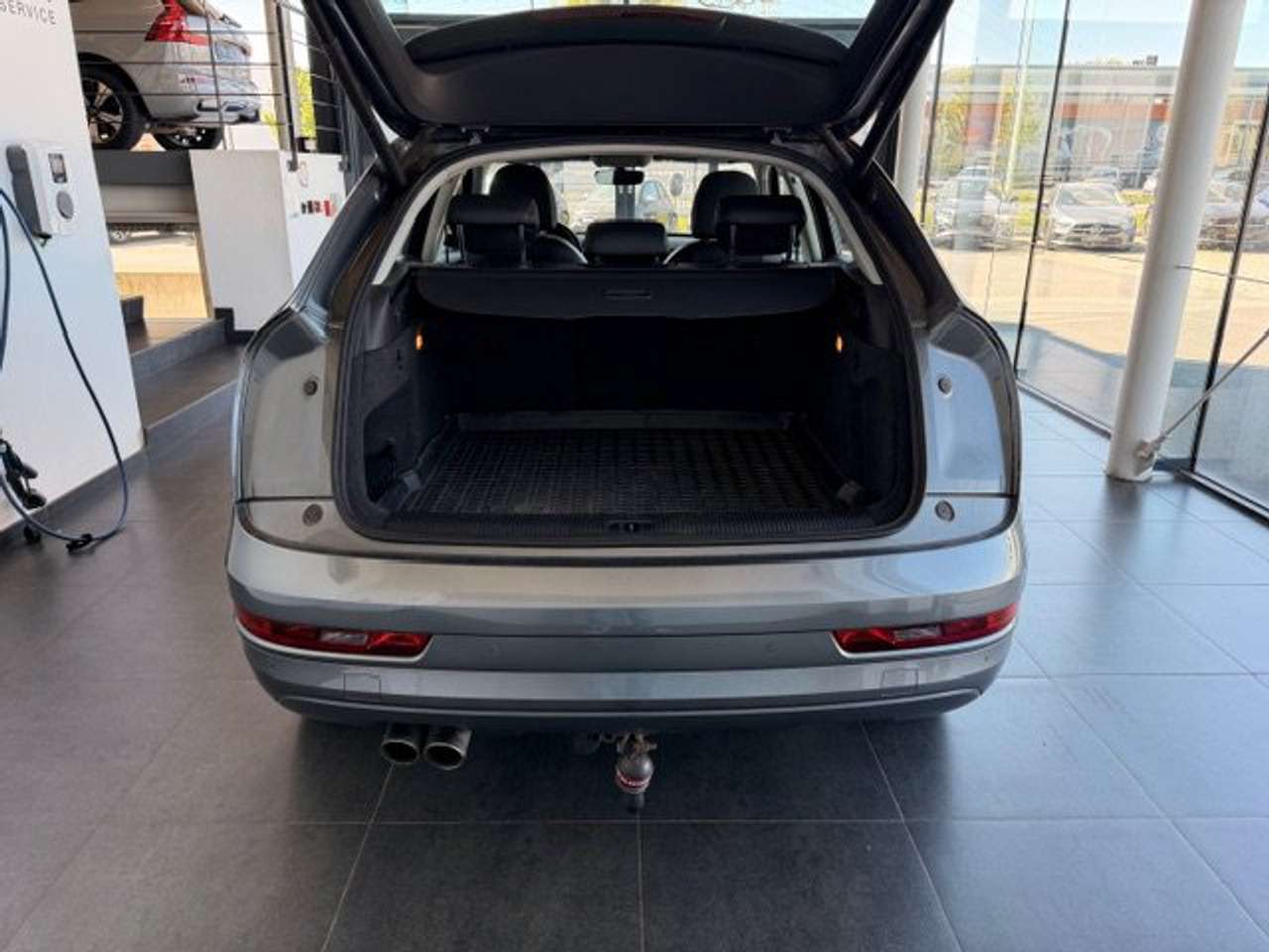 Audi Q3 BENZINE-AUTOMAAT-LEDER-XENON-GPS — foto 7 van 21