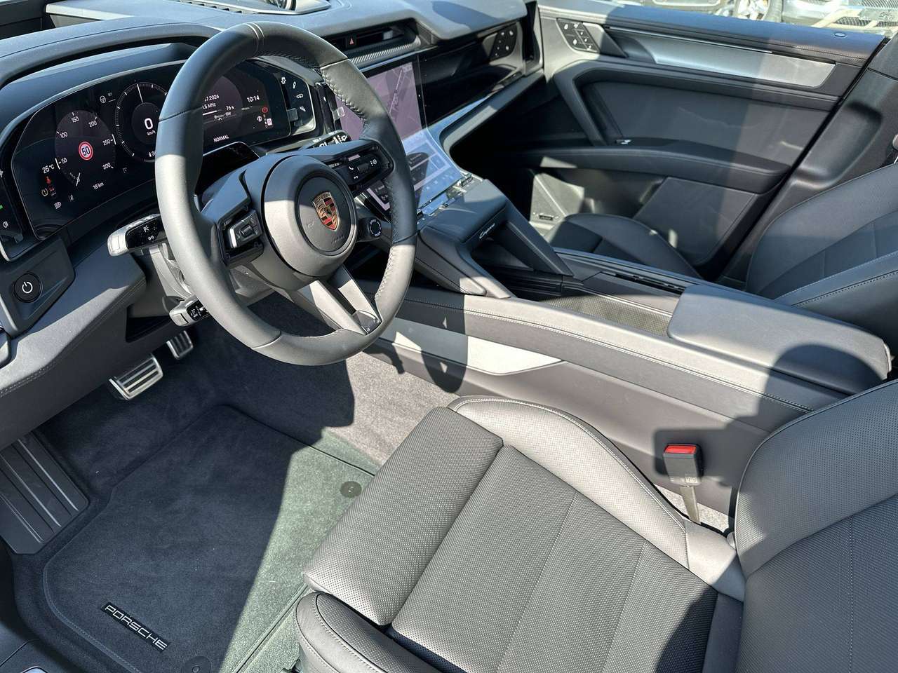 Porsche Cayenne ELECTRIC Trekhaak Pano Dak 22" Drive Assist Pano Dak — foto 10 van 19