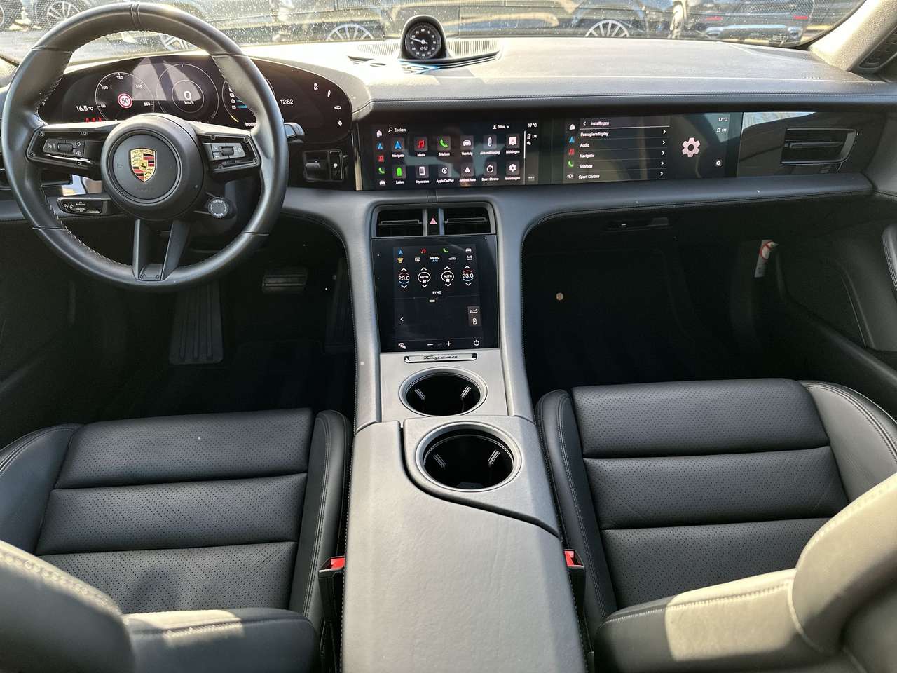 Porsche Taycan 4S Luchtvering Pan. Dak Pass. Display full option! — foto 19 van 19