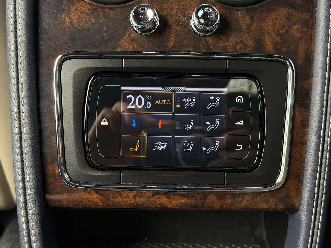Bentley Flying Spur 4.0 V8 MULLINER FULL HISTORY — foto 14 van 15