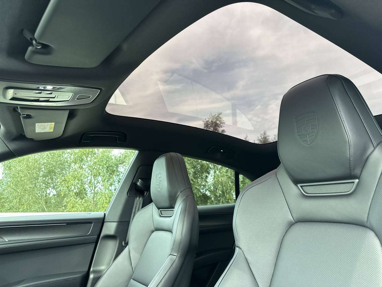 Porsche Cayenne Coupe ELECTRIC Trekhaak  adaptive Sportdesign 22" — foto 15 van 19