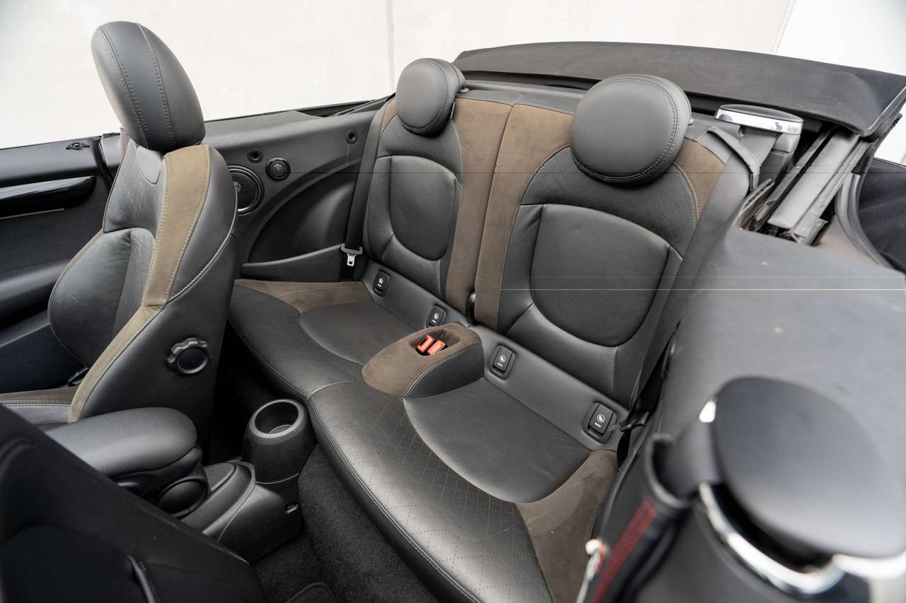 MINI Cooper S Cabrio Automaat | Leder | Harman Kardon — foto 22 van 25