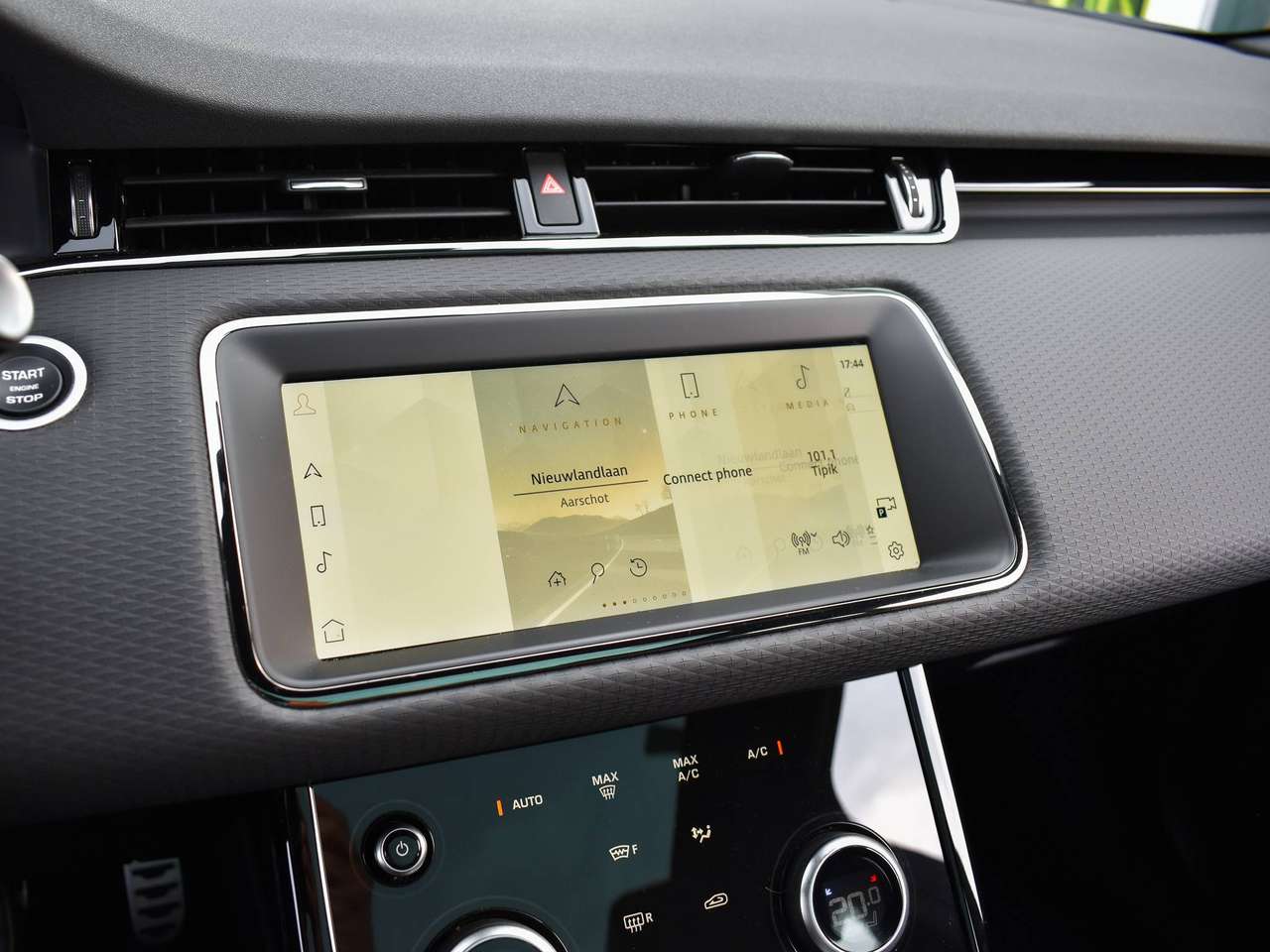 Land Rover Range Rover Evoque P300e R-DYNAMIC S - PHEV - AWD — foto 17 van 25