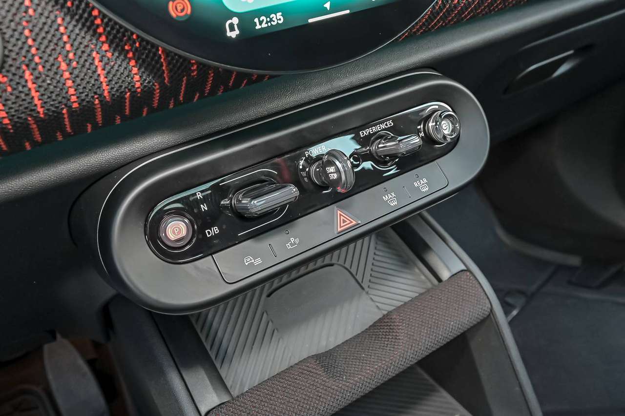 MINI Countryman E Countryman E JCW — foto 13 van 24