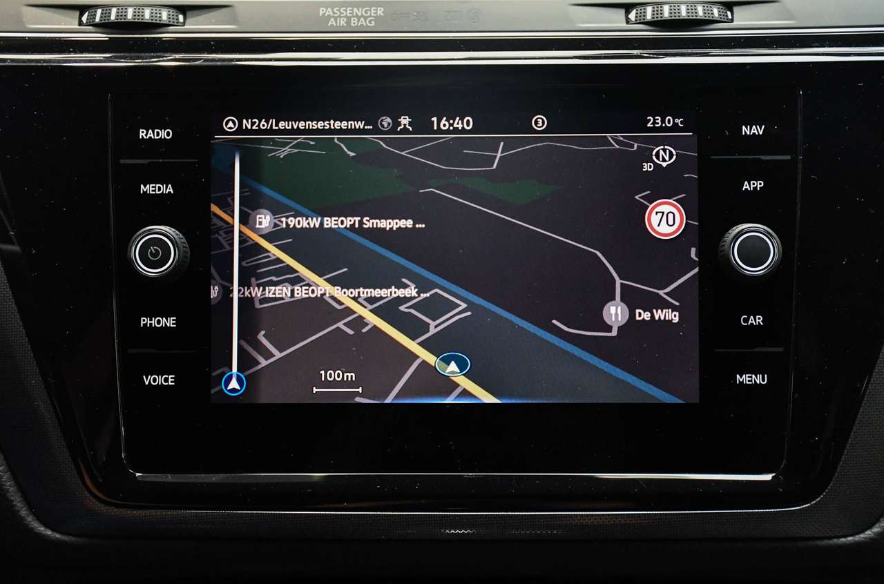 Volkswagen Touran Touran 1.5 TSI R-Line 7pl DSG - NAVIGATIE / TREKHAAK / CAMERA / SMARTLINK / BLIS / ACC / PDC — foto 9 van 22