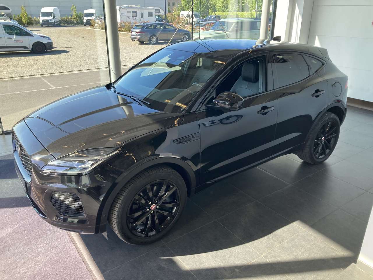 Jaguar E-Pace R-DYNAMIC PLUG IN HYBRIDE AWD AUTOMAAT+TAL VAN OPTIES — foto 3 van 18