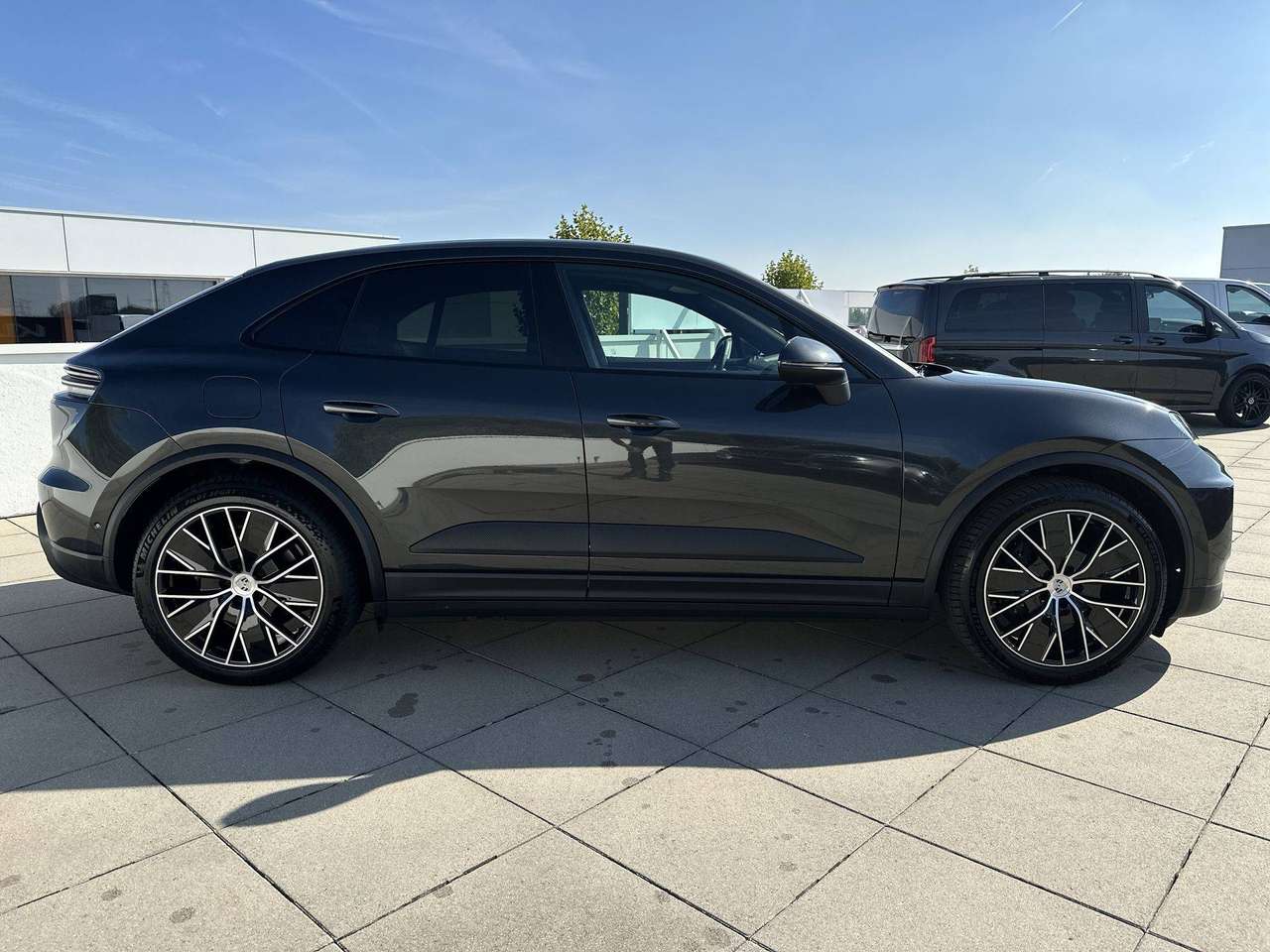Porsche Macan ELECTRIC  Pano Dak Lederpakket 21" Bose — foto 4 van 19