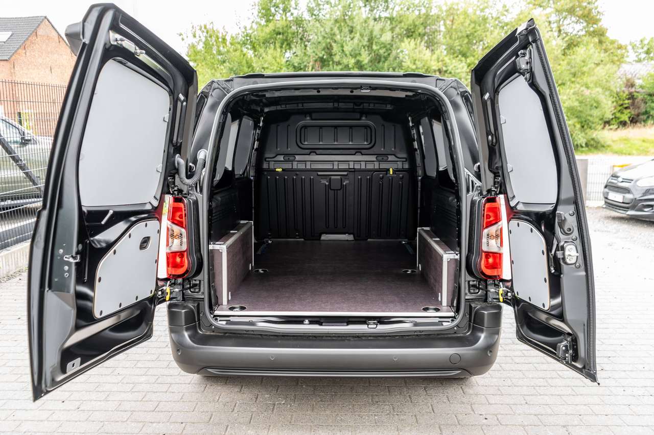 Citroen Berlingo XL 1.5HDi - Automaat - Navigatie/ Camera / LED  - 23.000 ex — foto 5 van 16