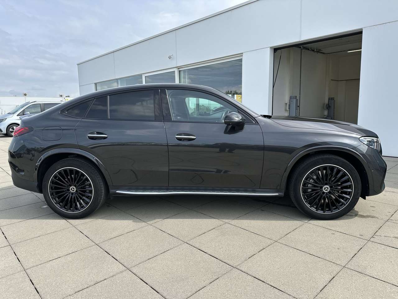 Mercedes-Benz GLC 200 Coupé AMG Line Pano dak Trekhaak  Air Body Control 20" FULL FULL OPTION!!! — foto 3 van 18