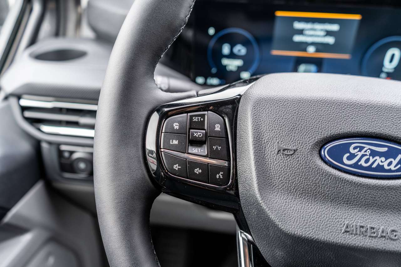 Ford Transit Custom 2.5 PHEV Limited DC L2 5pl.- Trekhaak / 360° Camera - 42.800ex — foto 15 van 16