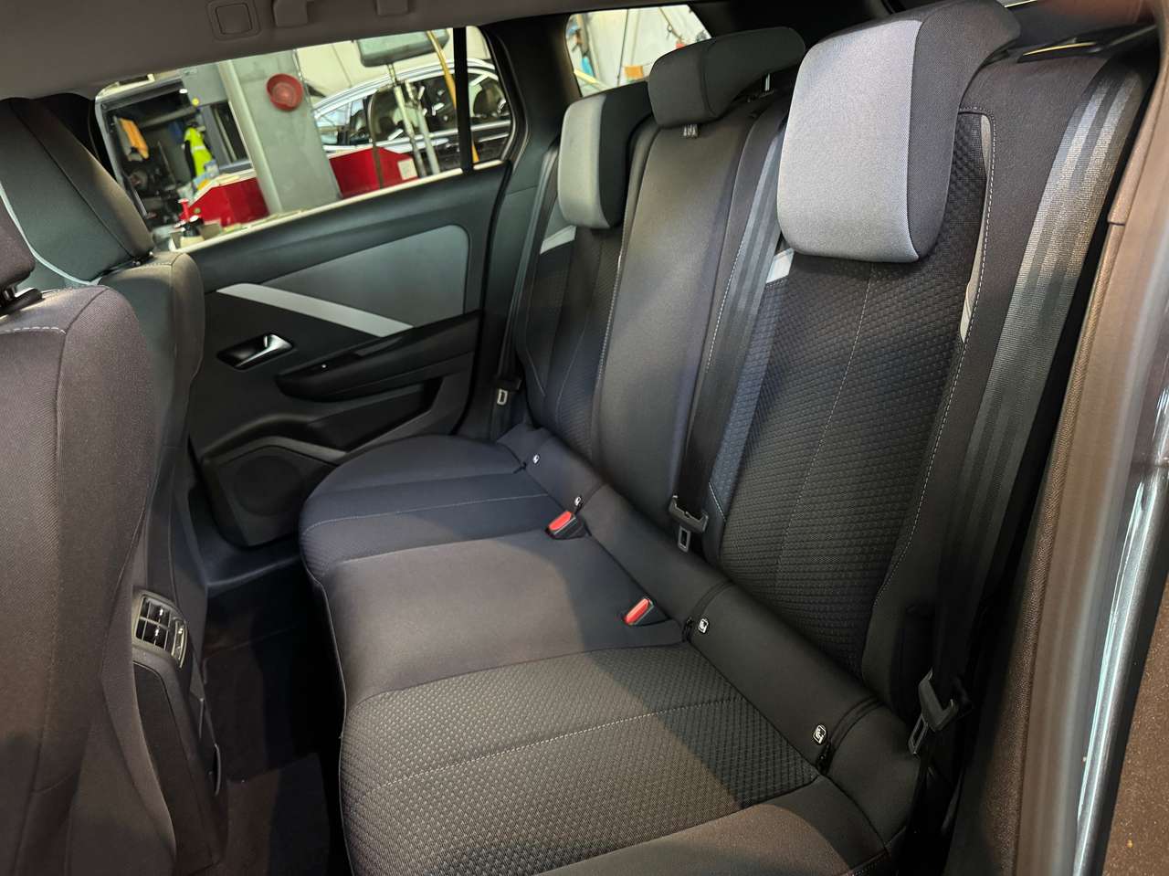Opel Astra Sports Tourer PHEV 1.6 Turbo Edition S/S — foto 7 van 16