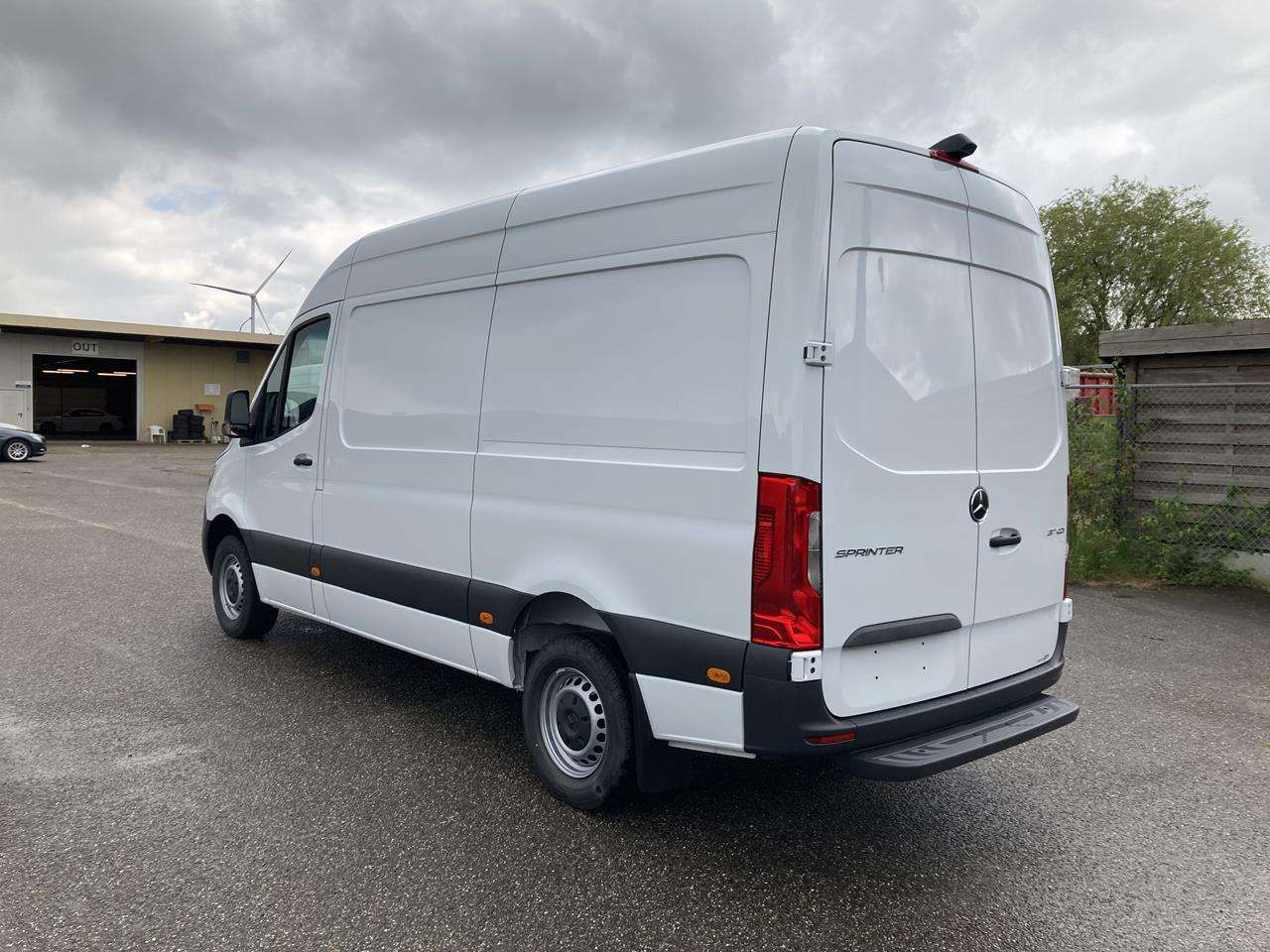 Mercedes-Benz Sprinter 317 CDi 170 L2H2 38.850€ netto Camera/Navi — foto 3 van 25