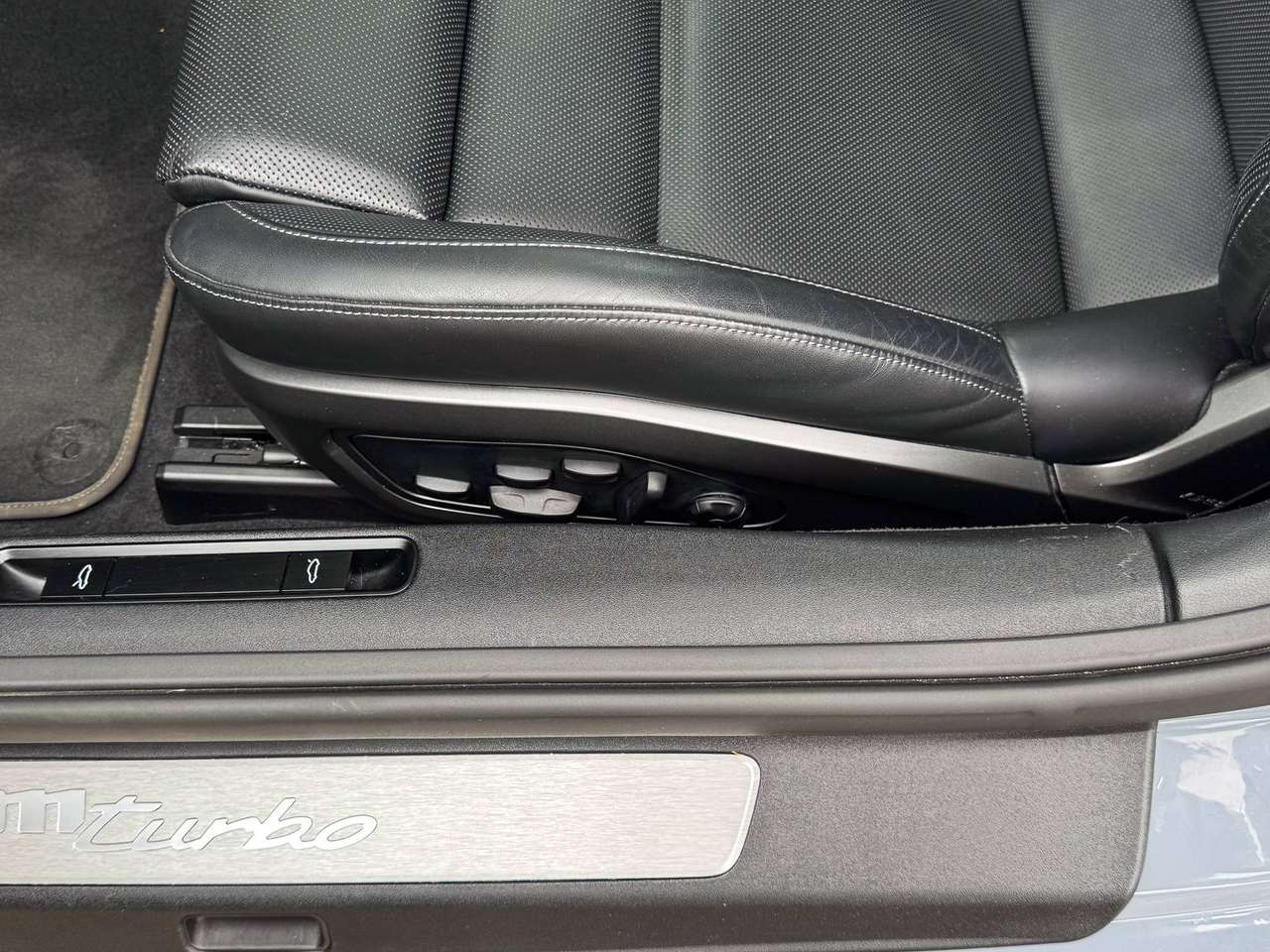 Porsche 911 992 TURBO / Arctic Grey / Burmester / 360 / Sunroof / Matrix / 14-Way  / — foto 12 van 17
