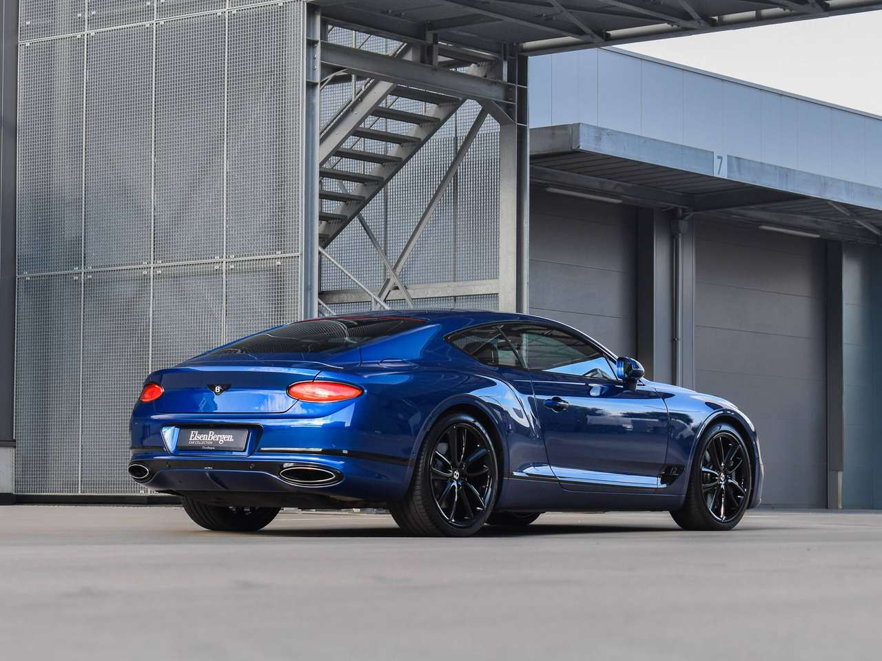 Bentley Continental GT 6.0 BiTurbo W12 / New Model / Sequin Blue / Full History — foto 3 van 25