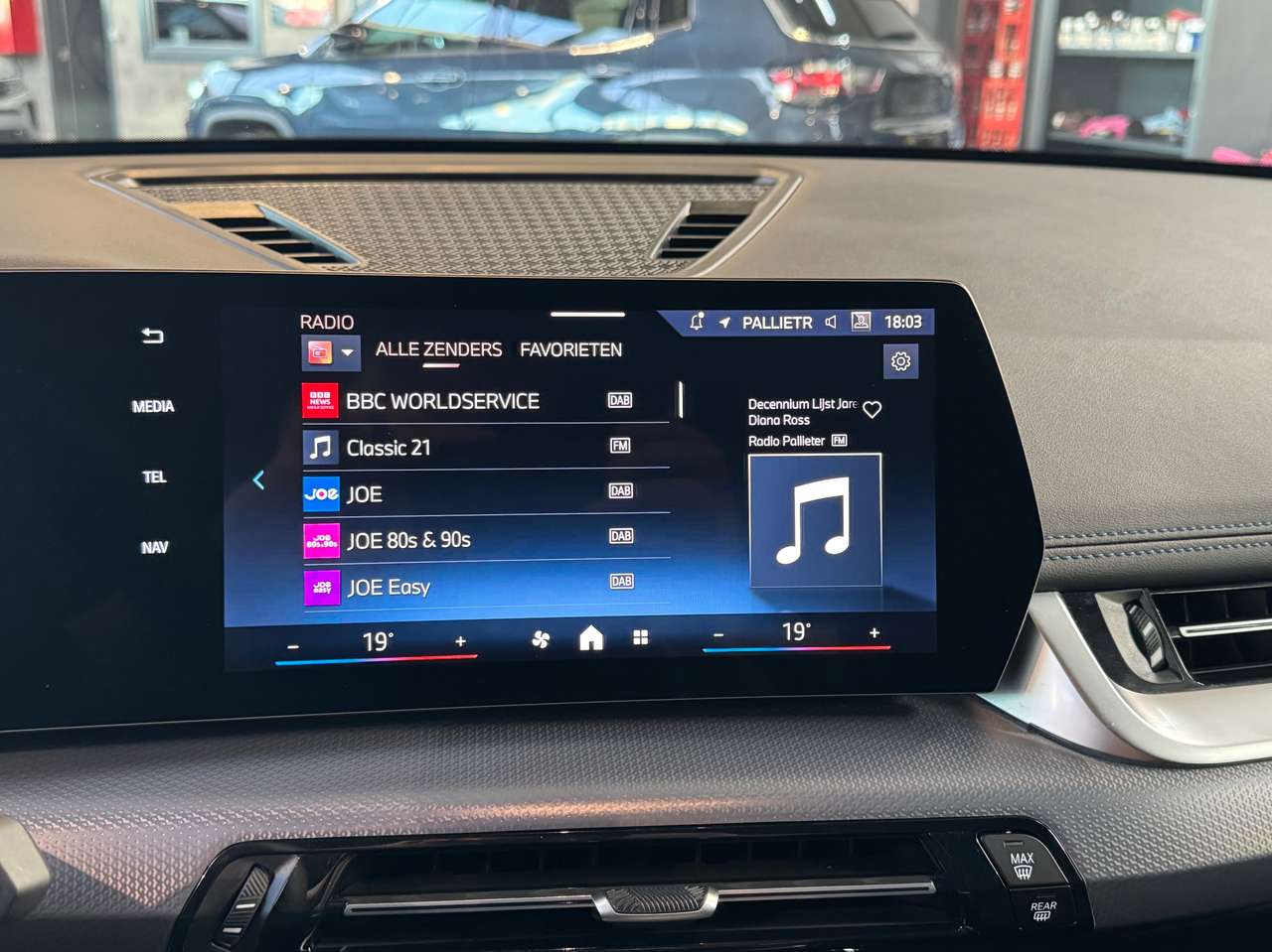 BMW X1 1.5iA sDrive18i M-Sport — foto 17 van 19